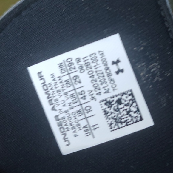 Under Armour Shoes - Picture 8 of 8